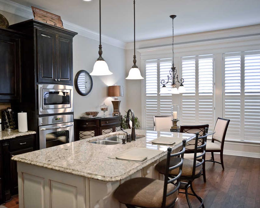 PLANTATION SHUTTERS