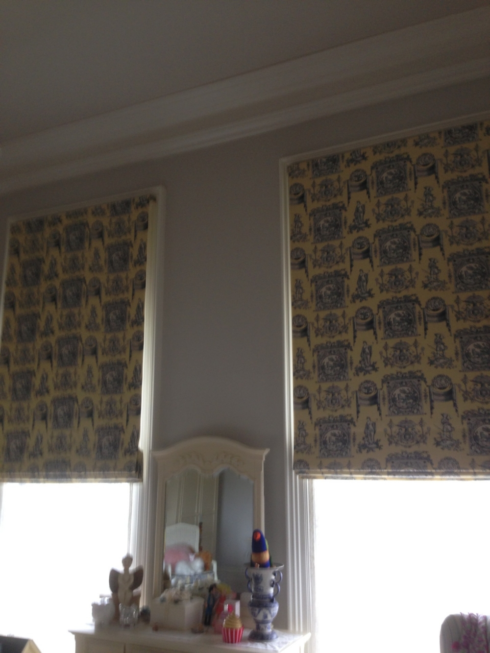 ROMAN BLINDS
